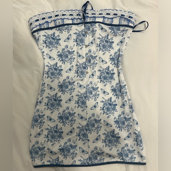 Blue and white dress - Picture 3 of 3